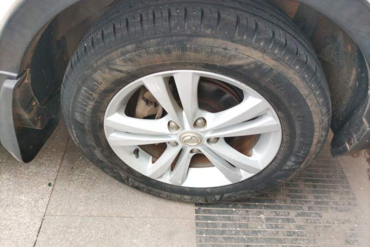 Used HYOSOW S3 2015 1.8L Prestige Version China V Emission Standard Right Front Wheel Hub