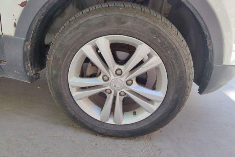 Used HYOSOW S3 2015 1.5L Comfort Version National V Right Front Wheel Hub