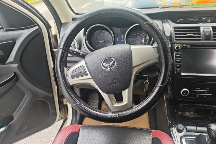 Used HYOSOW S3 2015 1.5L Luxury Model China V Standard Steering Wheel