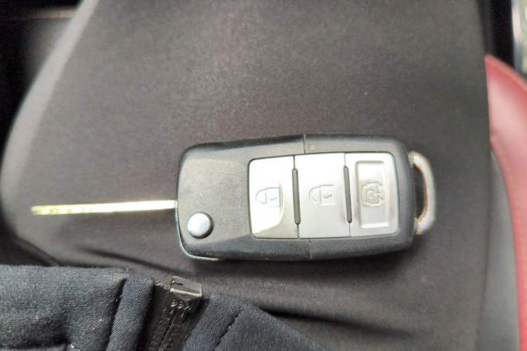 Used HYOSOW S3 2015 1.8L Prestige Version China V Emission Standard Vehicle Key