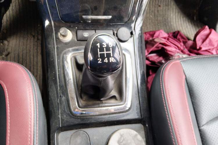 Used HYOSOW S3 2016 1.5L Manual Comfort Version China V Gear Lever