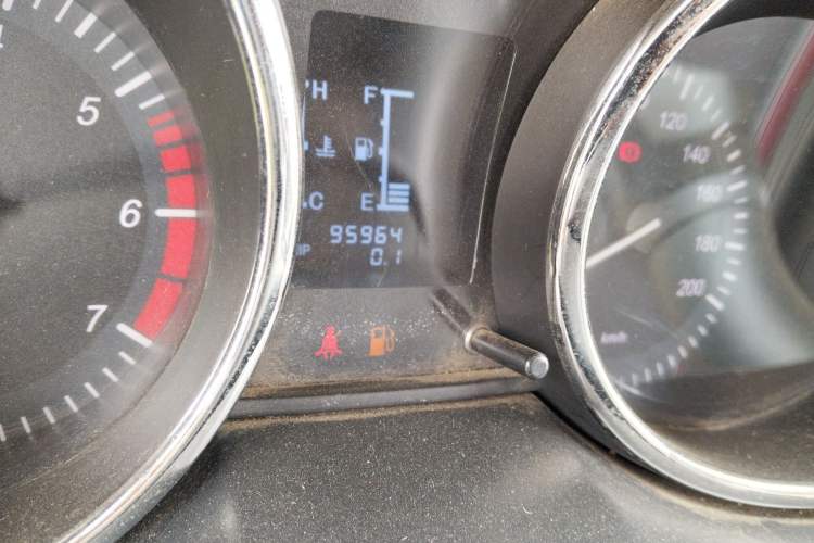 Used HYOSOW S3 2016 1.5L Manual Comfort Version China V Odometer Close Up