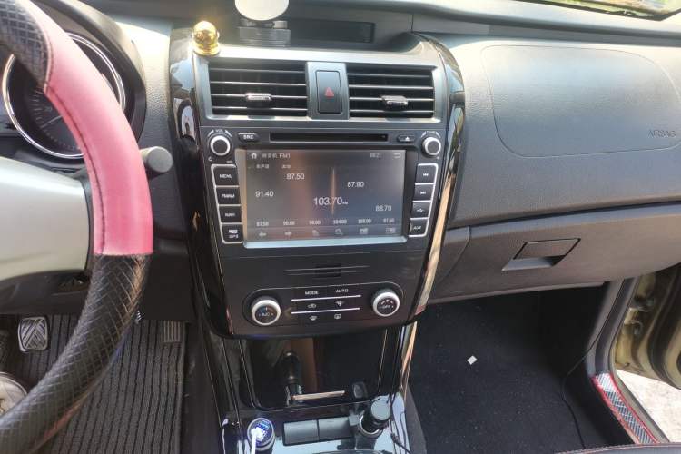 Used HYOSOW S3 2016 1.5L Manual Luxury Model China V Standard Audio And AC Panel