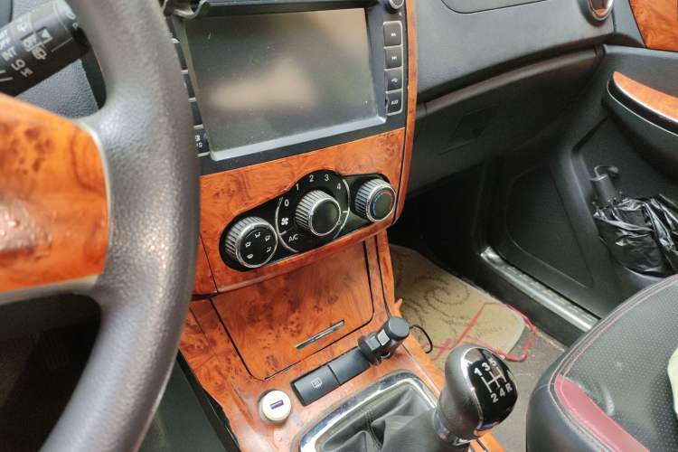 Used HYOSOW S3 2016 1.5L Manual Comfort Version China IV Emission Standard Audio And AC Panel