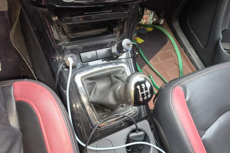 Used HYOSOW S3 2016 1.5L Manual Comfort Version China V Gear Lever