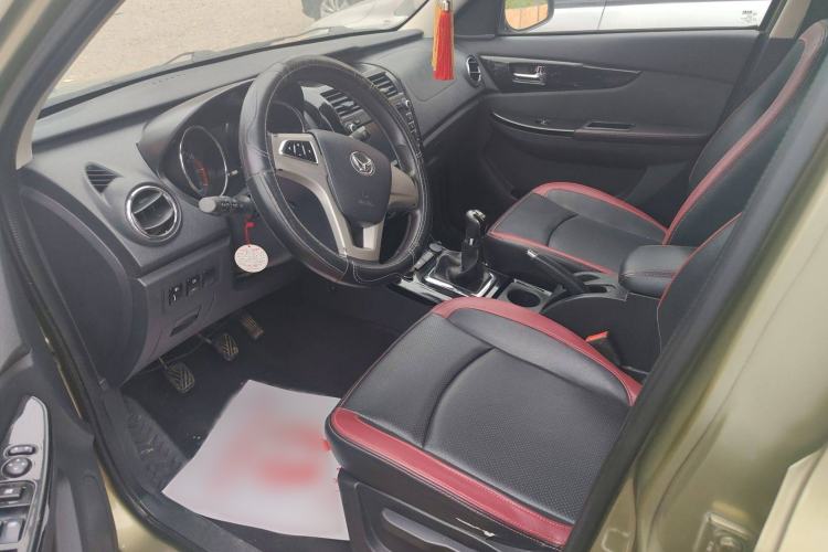 Used HYOSOW S3 2016 1.5L Manual Comfort Version China IV Emission Standard Interior 2