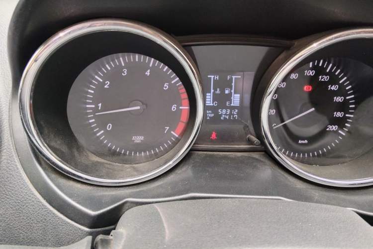 Used HYOSOW S3 2016 1.5L Manual Luxury Model China V Standard Odometer Close Up
