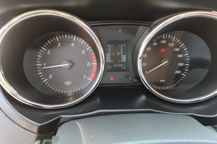 Used HYOSOW S3 2016 1.5L Manual Luxury Model China V Standard Odometer Close Up