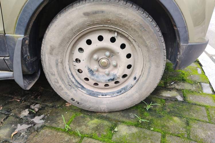 Used HYOSOW S3 2016 1.5L Manual Comfort Version China IV Emission Standard Right Front Wheel Hub