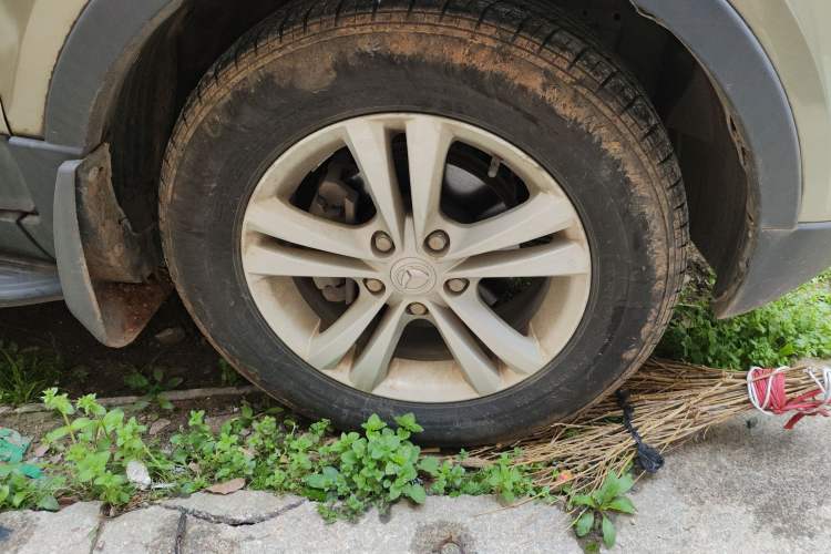 Used HYOSOW S3 2016 1.5L Manual Comfort Version China IV Emission Standard Right Front Wheel Hub