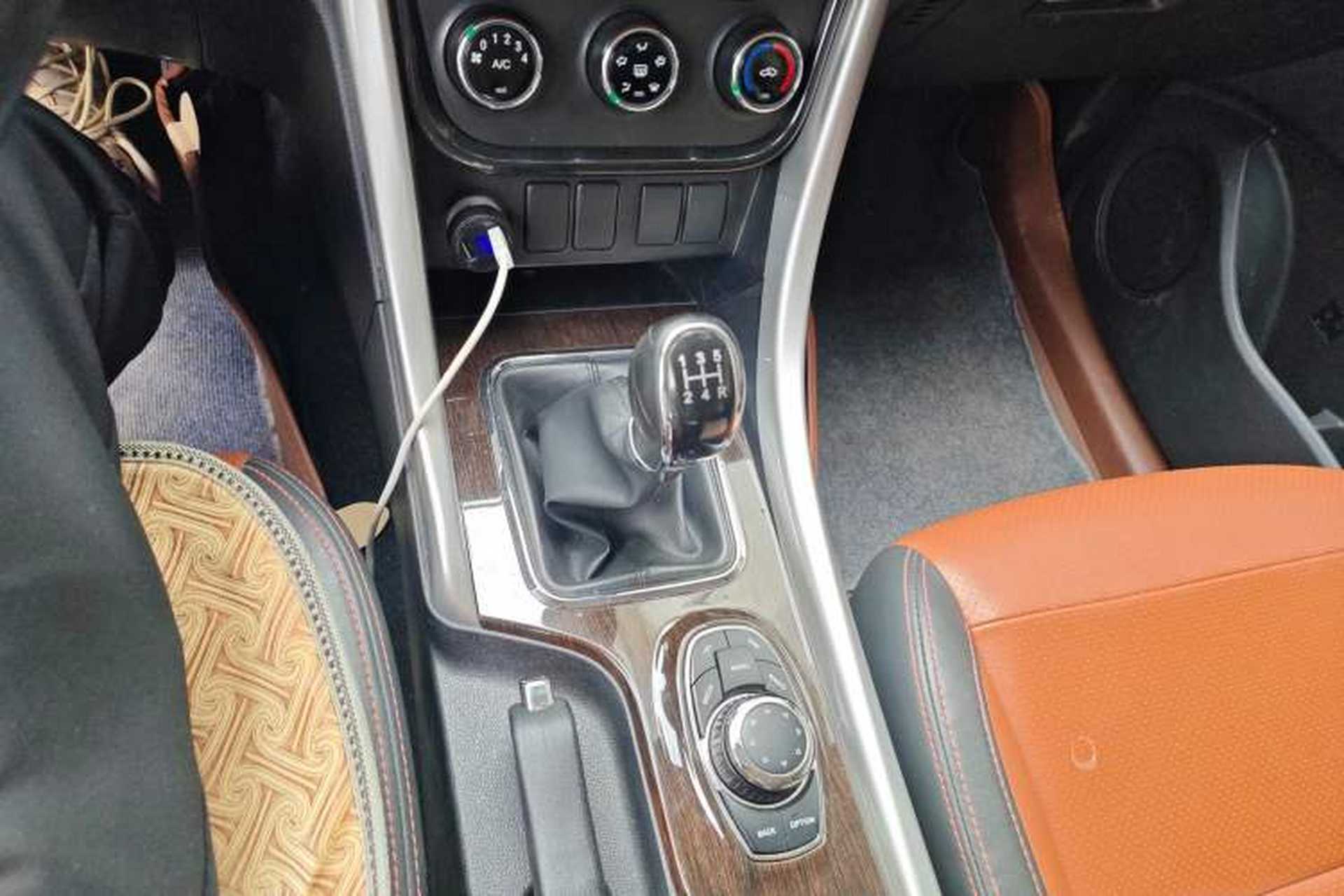 Used HYOSOW S3 2016 S3L 1.5L Manual Prestige Edition Gear Lever