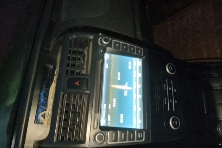 Used HYOSOW S3 2016 1.8L Manual Prestige Version China V Audio And AC Panel