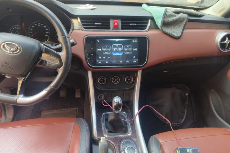 Used HYOSOW S3 2016 S3L 1.5L Manual Premium Edition Audio And AC Panel