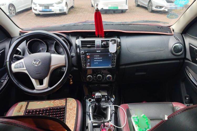 Used HYOSOW S3 2016 1.5L Manual Comfort Version China IV Emission Standard Center Console