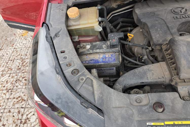 Used HYOSOW S3 2016 S3L 1.5L Manual Prestige Edition Engine Bay Right