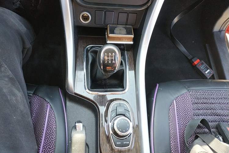 Used HYOSOW S3 2016 S3L 1.5L Manual Prestige Edition Gear Lever