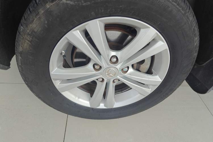 Used HYOSOW S3 2016 S3L 1.5L Manual Prestige Edition Left Front Wheel Hub