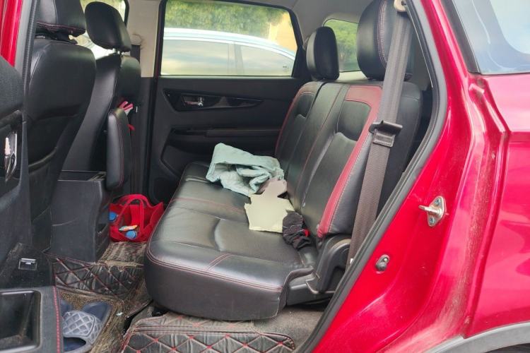 Used HYOSOW S3 2016 1.5L Manual Comfort Version China IV Emission Standard Left Rear Seat