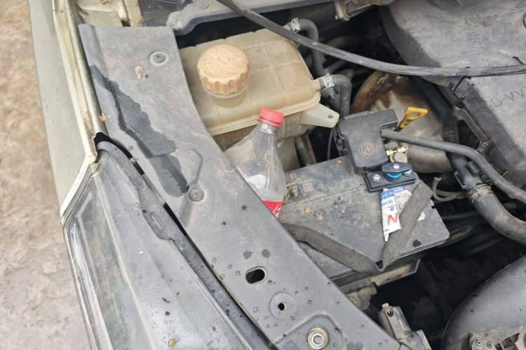 Used HYOSOW S3 2016 S3L 1.5L Manual Prestige Edition Engine Bay Right