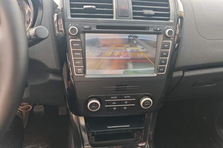 Used HYOSOW S3 2016 1.5L Manual Luxury Model China V Standard Audio And AC Panel