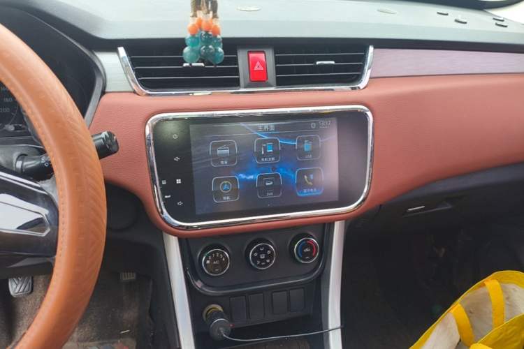 Used HYOSOW S3 2016 S3L 1.5L Manual Premium Edition Audio And AC Panel