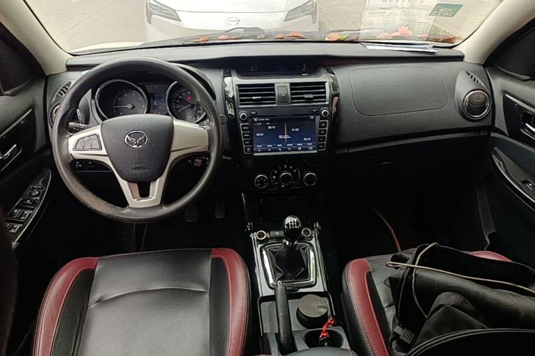Used HYOSOW S3 2016 1.5L Manual Comfort Version China IV Emission Standard Center Console