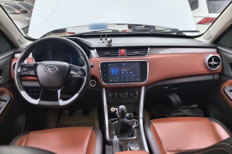 Used HYOSOW S3 2016 S3L 1.5L Manual Prestige Edition Center Console