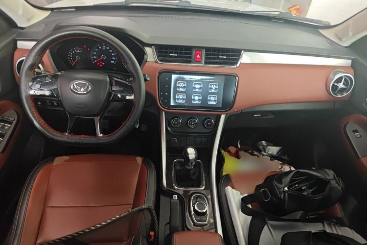 Used HYOSOW S3 2016 S3L 1.5L Manual Premium Edition Center Console