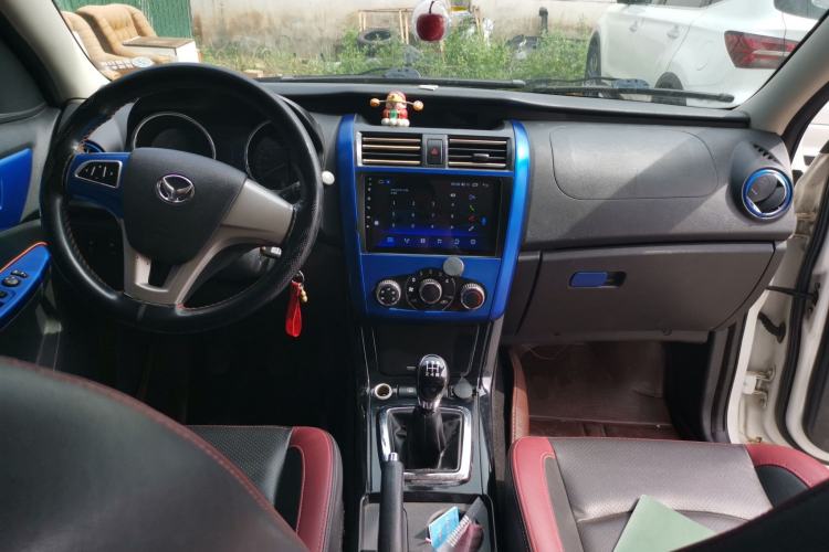 Used HYOSOW S3 2016 1.5L Manual Comfort Version China IV Emission Standard Center Console