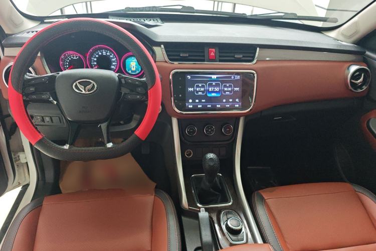 Used HYOSOW S3 2016 S3L 1.5L Manual Prestige Edition Center Console