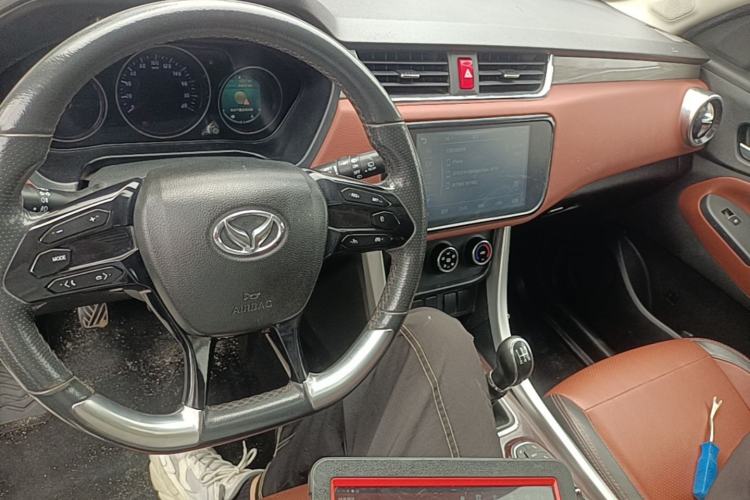 Used HYOSOW S3 2016 S3L 1.5L Manual Prestige Edition Center Console