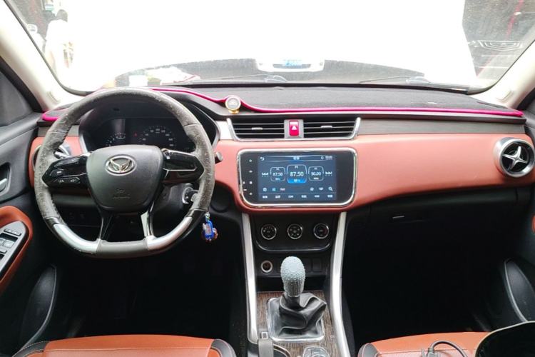 Used HYOSOW S3 2016 S3L 1.5L Manual Prestige Edition Center Console