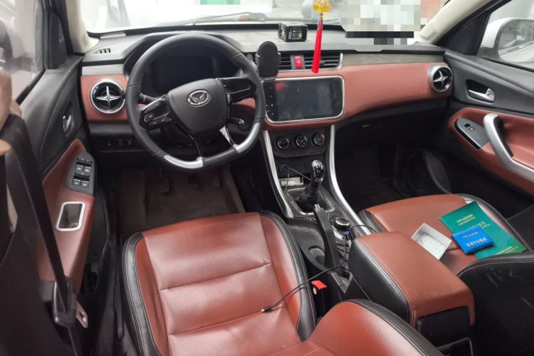Used HYOSOW S3 2016 S3L 1.5L Manual Premium Edition Center Console