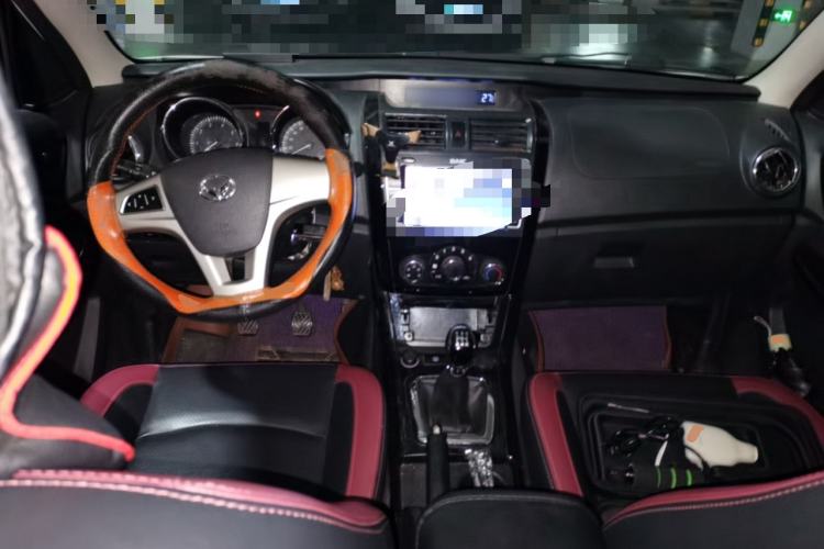 Used HYOSOW S3 2016 1.5L Manual Comfort Version China IV Emission Standard Center Console