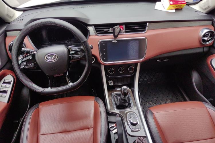 Used HYOSOW S3 2016 S3L 1.5L Manual Premium Edition Center Console