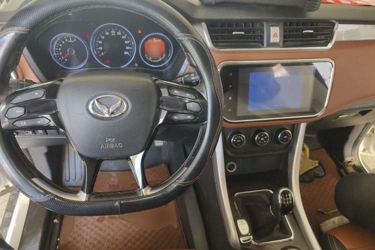 Used HYOSOW S3 2016 S3L 1.5L Manual Prestige Edition Center Console