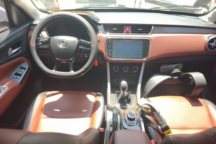 Used HYOSOW S3 2016 S3L 1.5L Manual Premium Edition Center Console