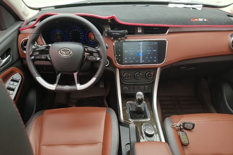 Used HYOSOW S3 2016 S3L 1.5L Manual Prestige Edition Center Console