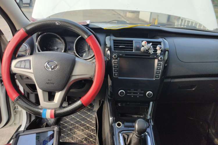 Used HYOSOW S3 2016 1.5L Manual Luxury Edition China IV Emission Standard Center Console