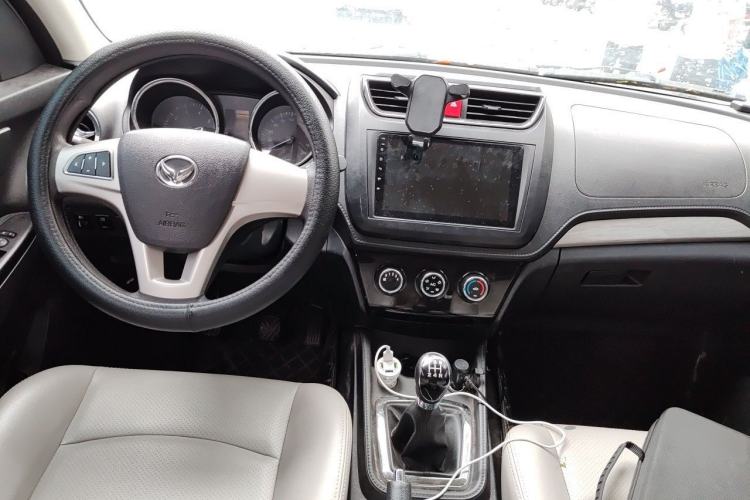Used HYOSOW S3 2016 1.5L Manual Comfort Version China V Center Console