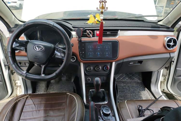Used HYOSOW S3 2016 S3L 1.5L Manual Prestige Edition Center Console
