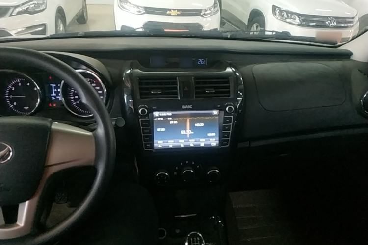 Used HYOSOW S3 2016 1.5L Manual Comfort Version China IV Emission Standard Center Console