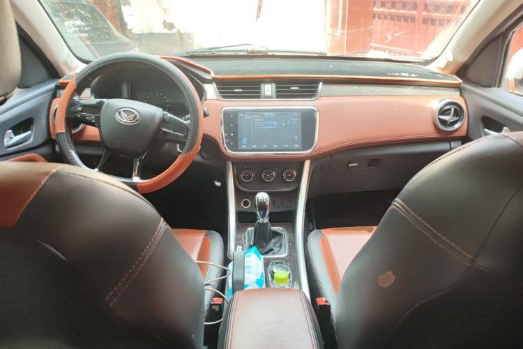 Used HYOSOW S3 2016 S3L 1.5L Manual Premium Edition Center Console