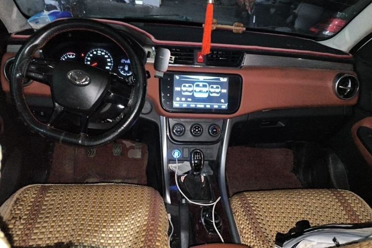 Used HYOSOW S3 2016 S3L 1.5L Manual Premium Edition Center Console
