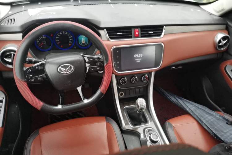 Used HYOSOW S3 2016 S3L 1.5L Manual Prestige Edition Center Console