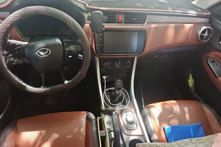 Used HYOSOW S3 2016 S3L 1.5L Manual Premium Edition Center Console