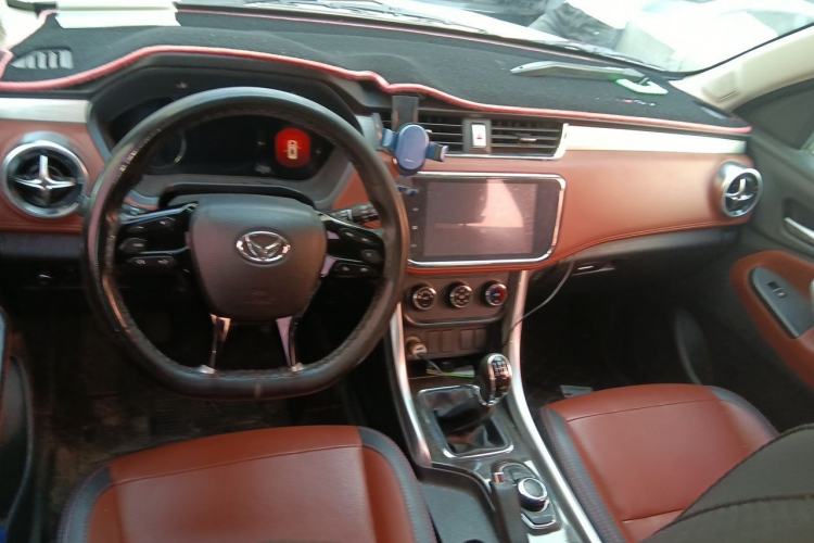 Used HYOSOW S3 2016 S3L 1.5L Manual Prestige Edition Center Console