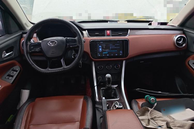 Used HYOSOW S3 2016 S3L 1.5L Manual Premium Edition Center Console