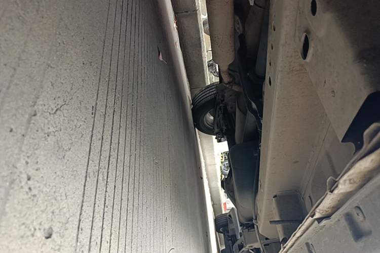 Used HYOSOW S3 2016 1.5L Manual Comfort Version China IV Emission Standard Chassis Front Left