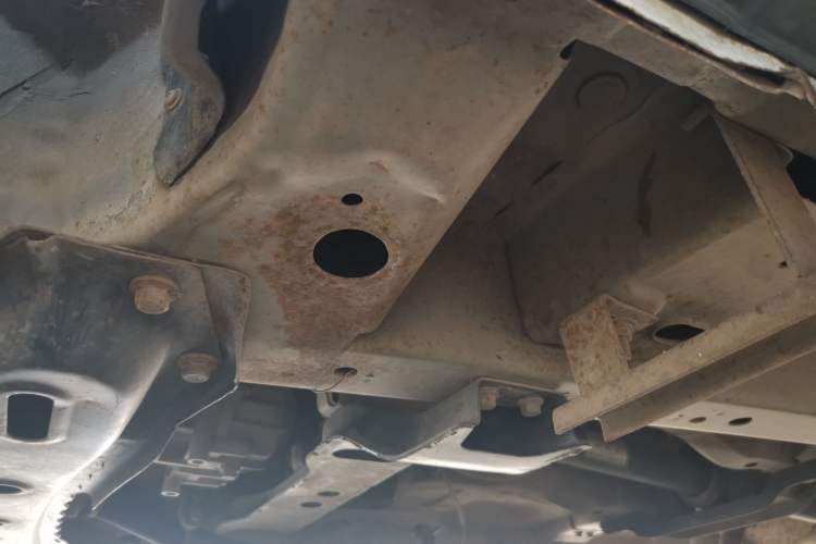 Used HYOSOW S3 2016 1.5L Manual Comfort Version China IV Emission Standard Chassis Front Right